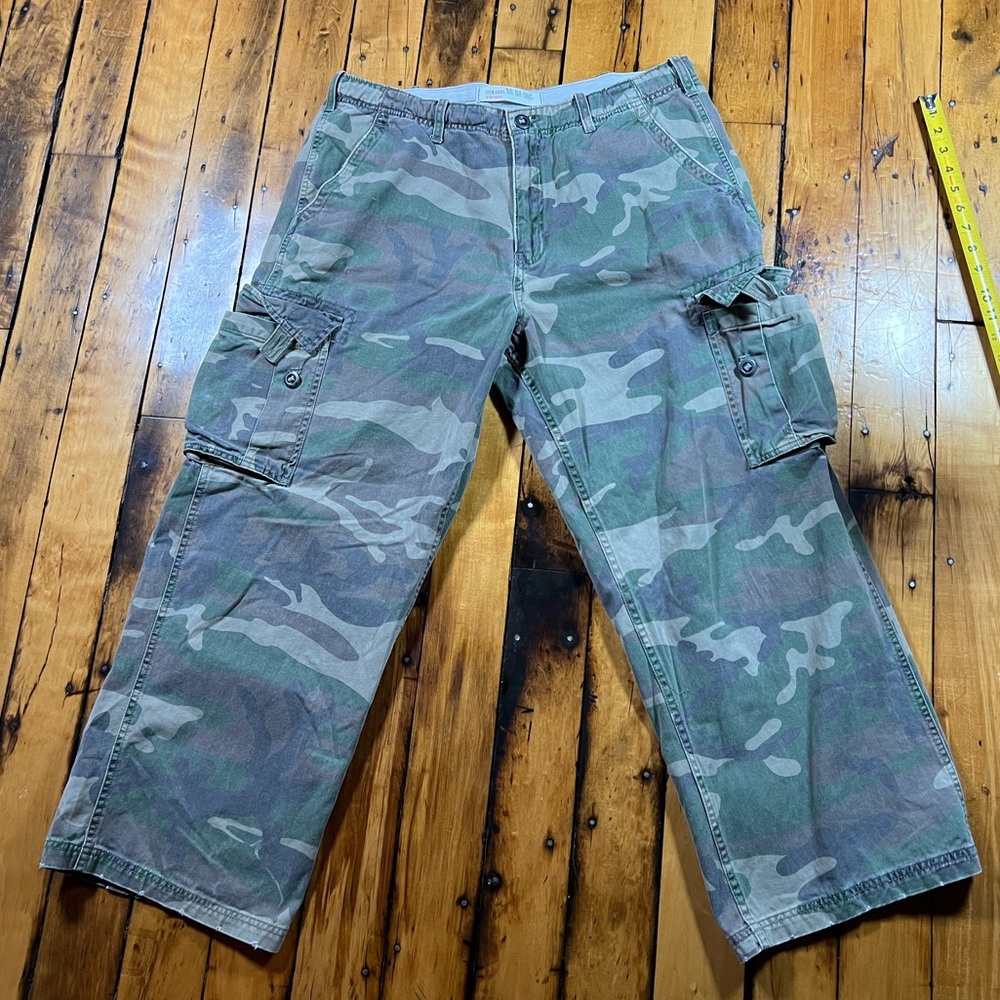 VTG No Boundaries Men’s 35x28* Camo Cargo Pants Baggy Y2K Paratrooper Heavy